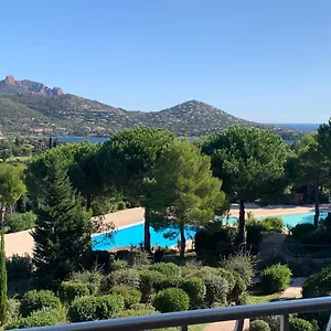 https://saint-raphael-cap-esterel-le-hameau-vue-mer.fr-provencehotel.com